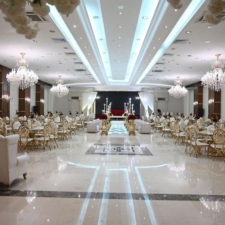 Le Meridien Medina Exterior foto A wedding hall in Cairo, Egypt