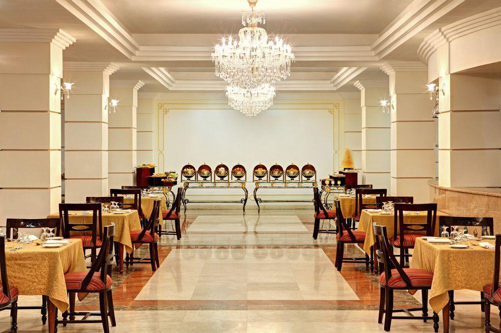 Le Meridien Medina Exterior foto The restaurant