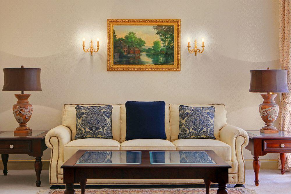 Le Meridien Medina Exterior foto A living room with a sofa