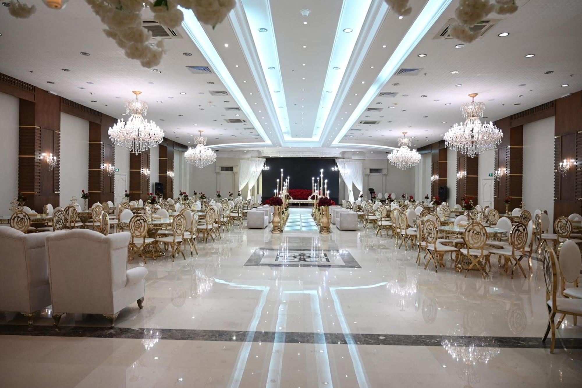 Le Meridien Medina Exterior foto A wedding hall in Cairo, Egypt