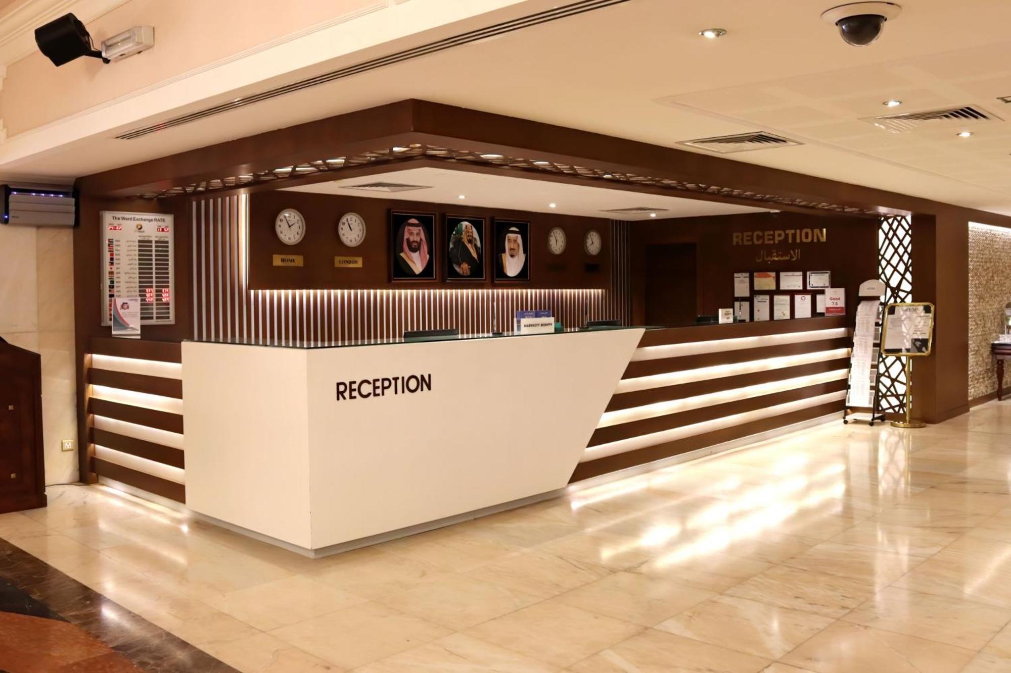 Le Meridien Medina Exterior foto Reception desk