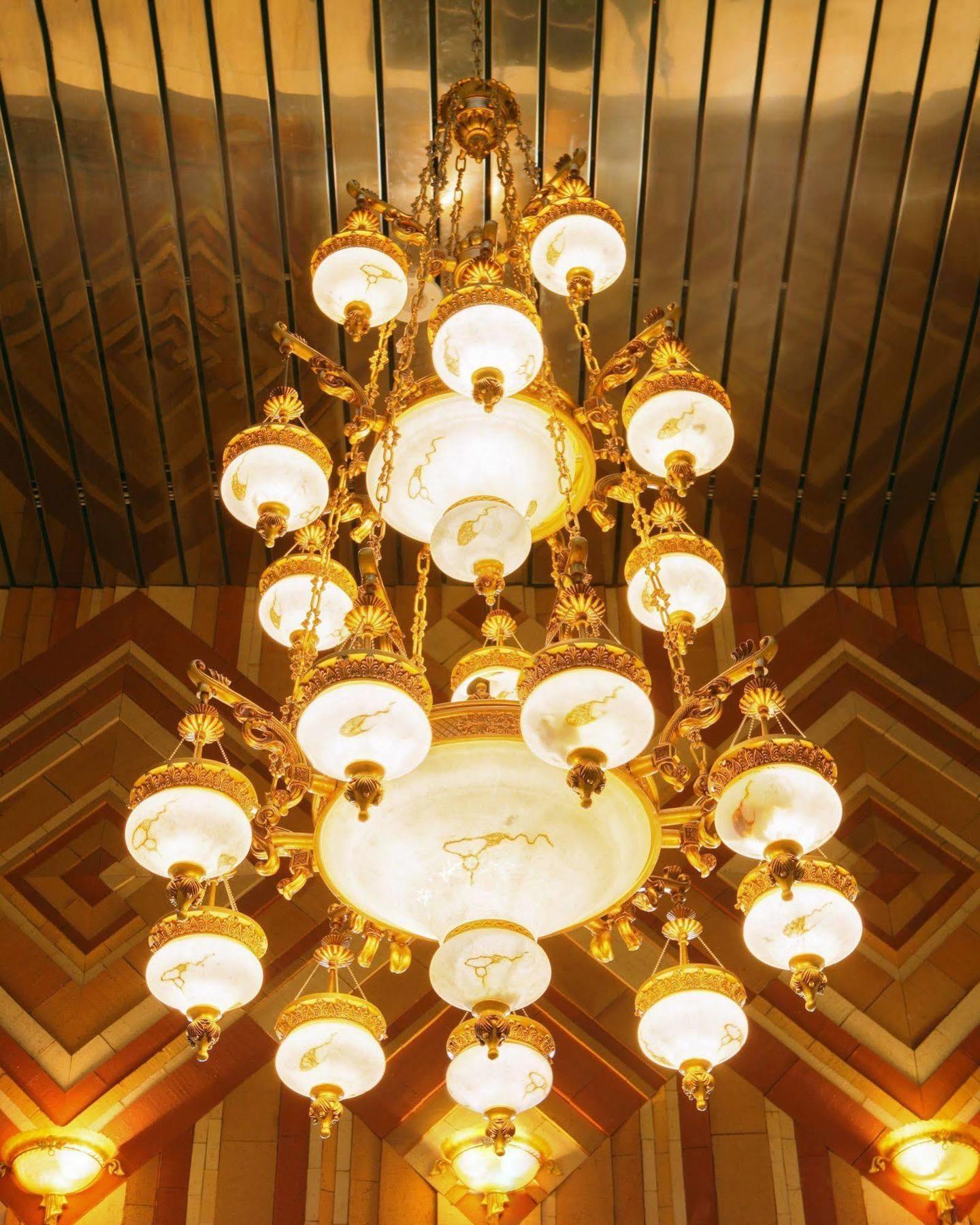 Le Meridien Medina Exterior foto A chandelier