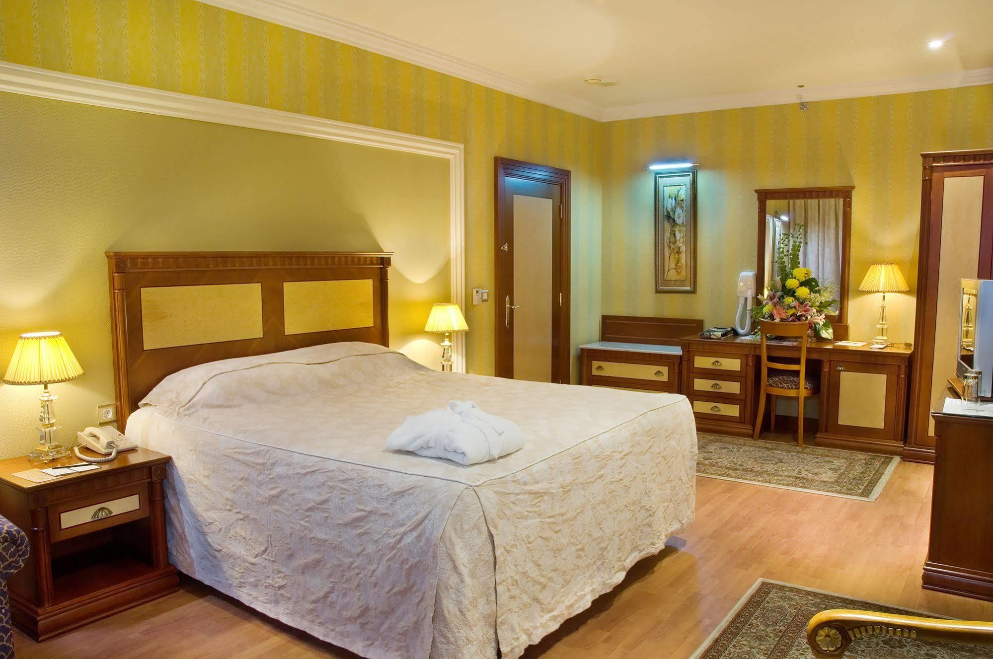 Le Meridien Medina Exterior foto A room at the hotel